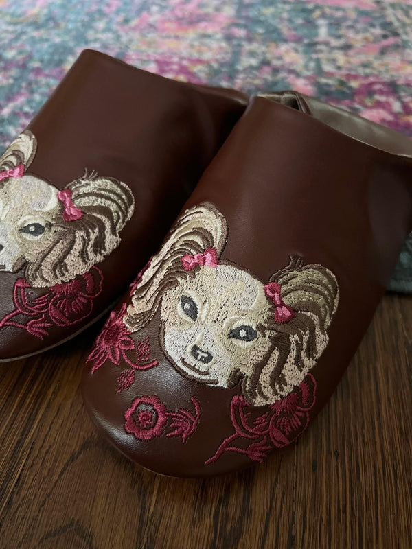 NATHALIE LETE TWIN TAIL PUPPY SLIPPER *BROWN