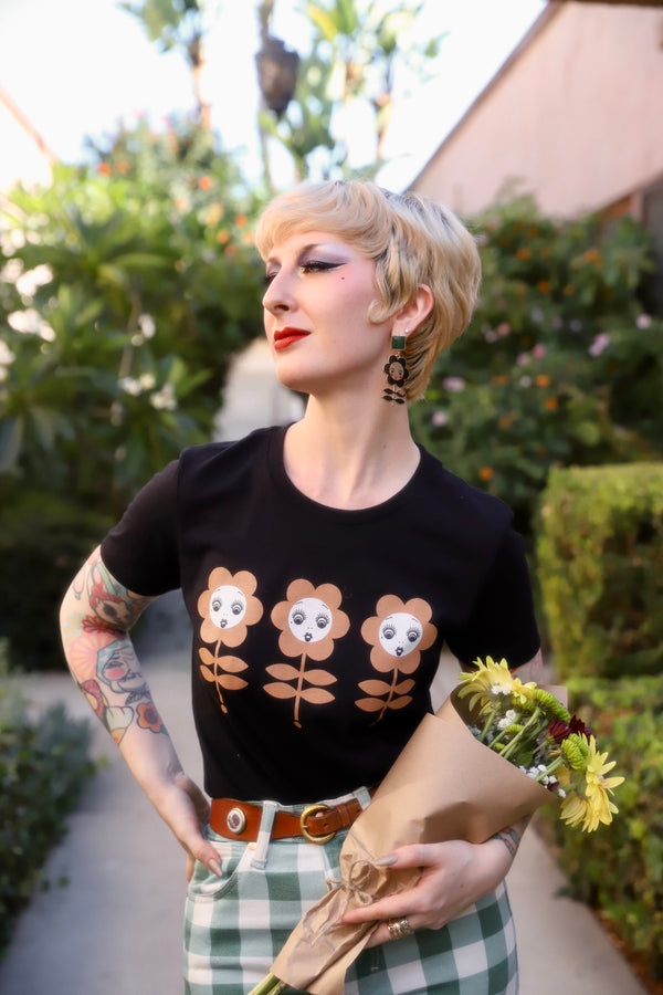 DOLL FACE FLOWERS TEE *BLACK