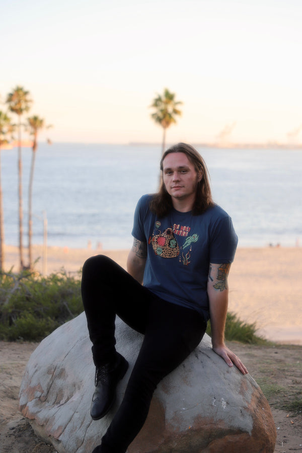 *Unisex SEA WORLD CREATURES TEE *MIDNIGHT NAVY