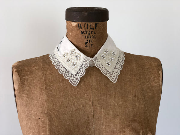 "BITE ME..." DETACHABLE COLLAR *ANTIQUE WHITE