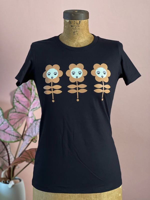 DOLL FACE FLOWERS TEE *BLACK