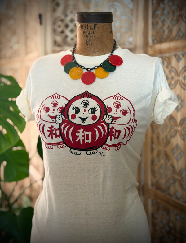 ＊UNISEX＊ DARUMA PEACE SEEKER TEE *VINTAGE WHITE