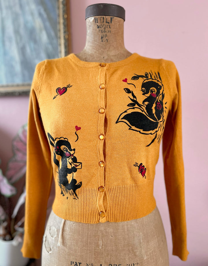 LOVE SKUNK CROPPED CARDIGAN *MUSTARD